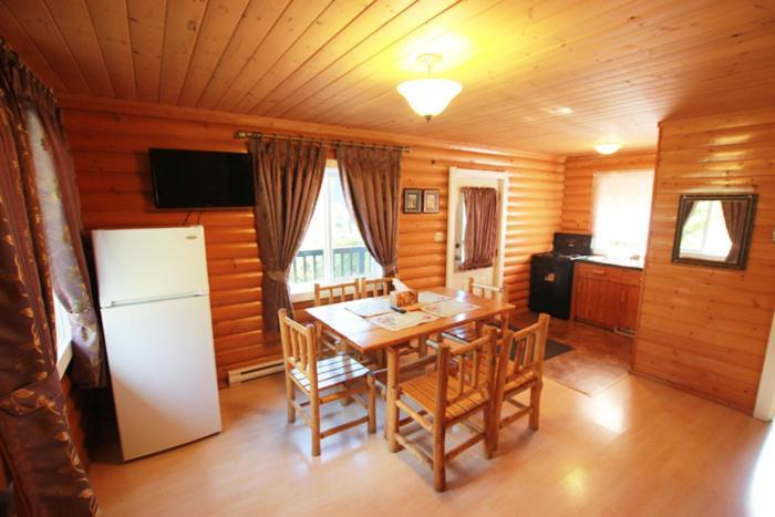 Mt. Revelstoke Alpine Chalets Exterior photo