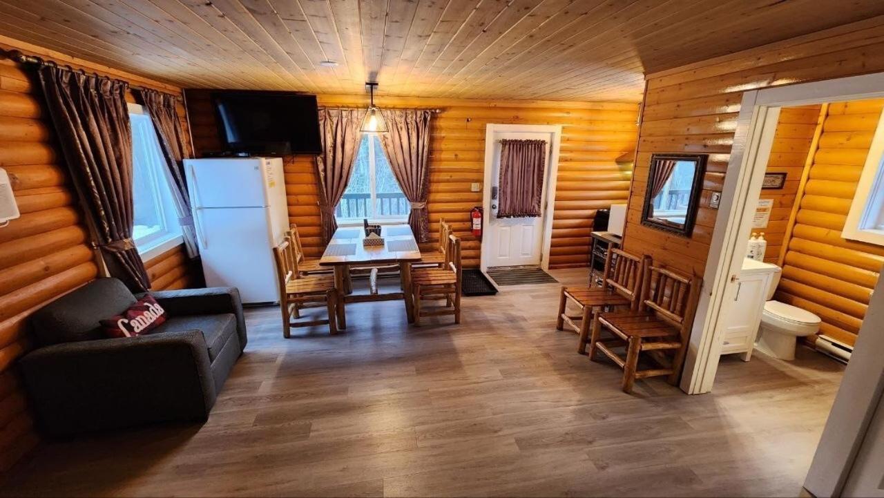 Mt. Revelstoke Alpine Chalets Exterior photo