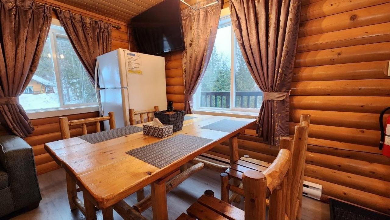 Mt. Revelstoke Alpine Chalets Exterior photo