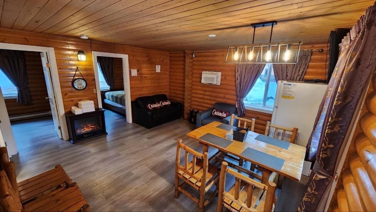 Mt. Revelstoke Alpine Chalets Exterior photo