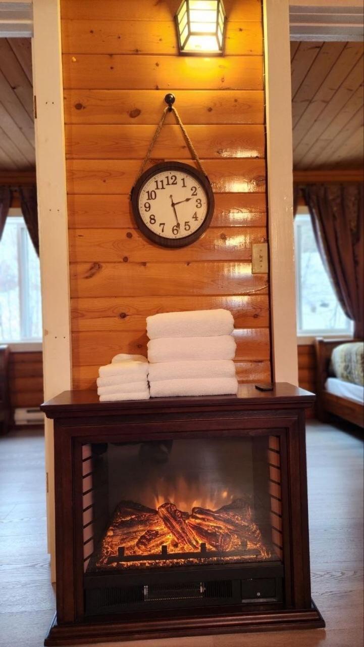 Mt. Revelstoke Alpine Chalets Exterior photo