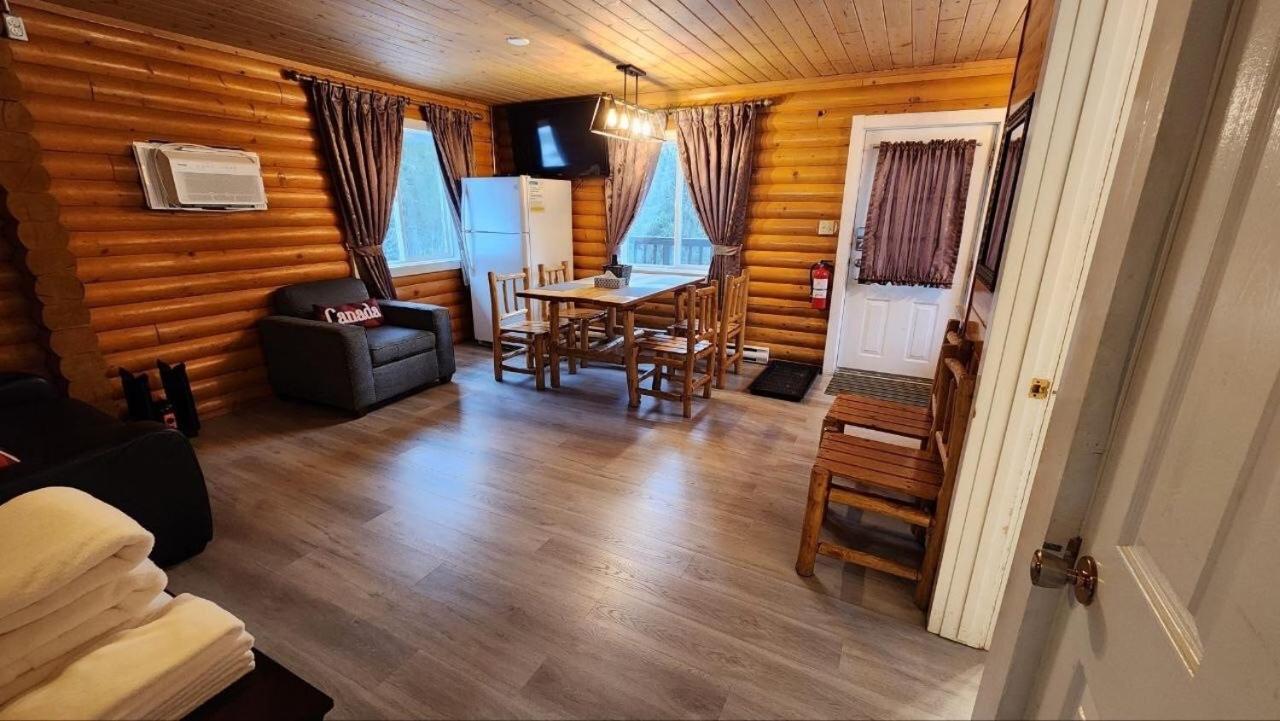 Mt. Revelstoke Alpine Chalets Exterior photo