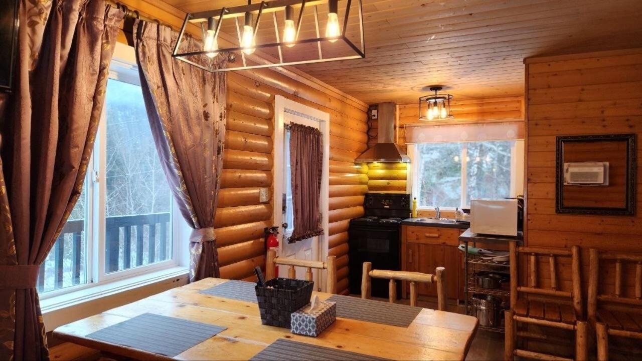 Mt. Revelstoke Alpine Chalets Exterior photo