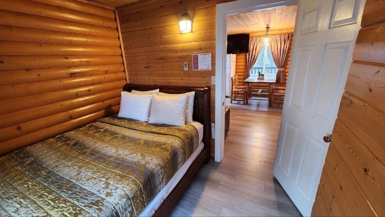 Mt. Revelstoke Alpine Chalets Exterior photo